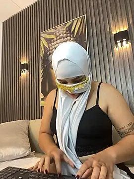 AylaNoir Adlı Modelin Canlı XXX Sohbeti