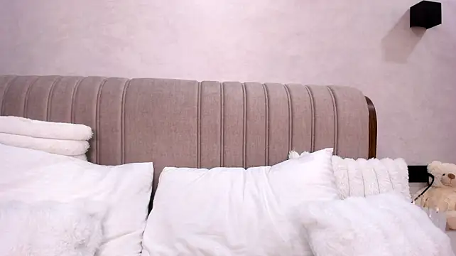 TinyKim_ Adlı Modelin Canlı XXX Sohbeti