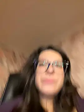NadiraNoorのライブXXXチャット