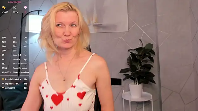 Chatroom XXX en direct de Julie_Lucas