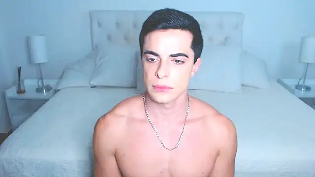צ'אט XXX בשידור חי של mr_hunterx
