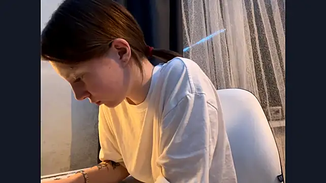 Živý XXX chat LexieParmele