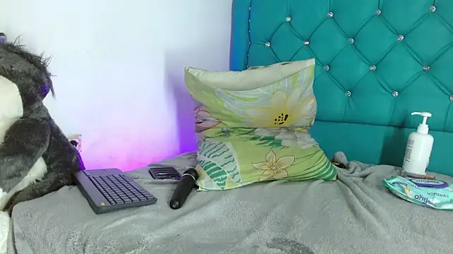XXX chat uživo modela Almazz_Hot