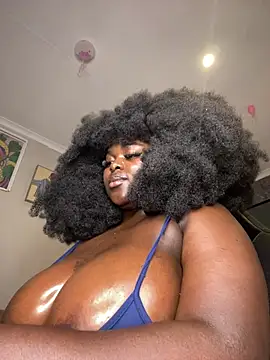 Honeycoco0211 Adlı Modelin Canlı XXX Sohbeti