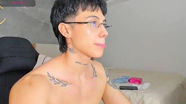 Samuell_777 Live XXX Chat