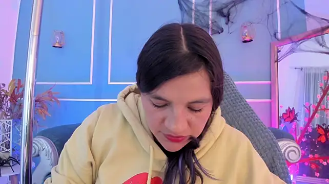 TaraTaylorr live XXX chat