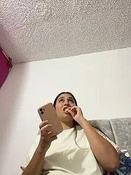I_Samanthaa Adlı Modelin Canlı XXX Sohbeti