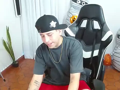 XXX chat uživo modela 420Liam