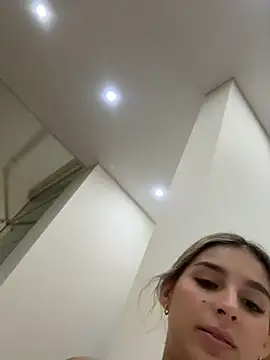 oriana_zoeeeのライブXXXチャット