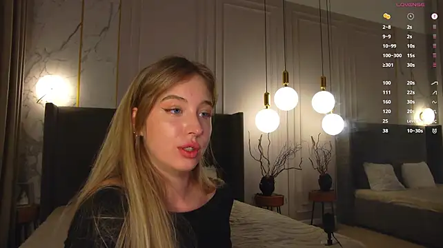 Онлайн чат XXX LoraineLuff