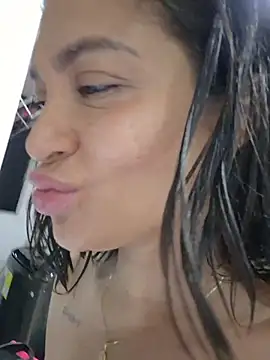 Ina_Jody_ Adlı Modelin Canlı XXX Sohbeti