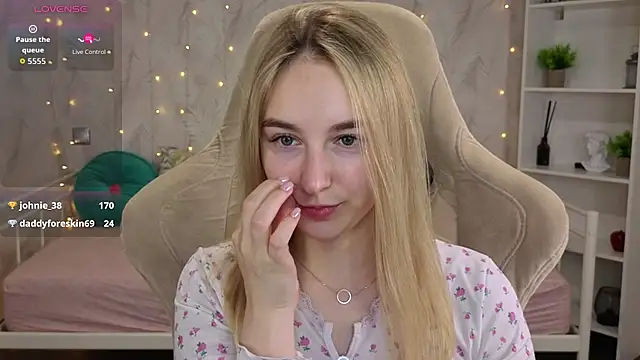 Shy_Polly's Live XXX Chat