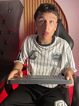 Dominik_Souza Chat XXX in diretta