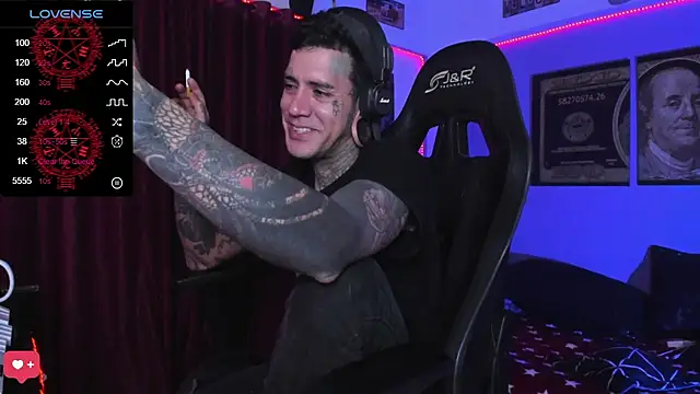 jhonny__ackerman XXX чат на живо