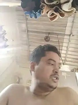 hornyboy123's Live XXX Chat