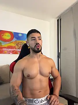 Ezzio_Scolaro's Live XXX Chat