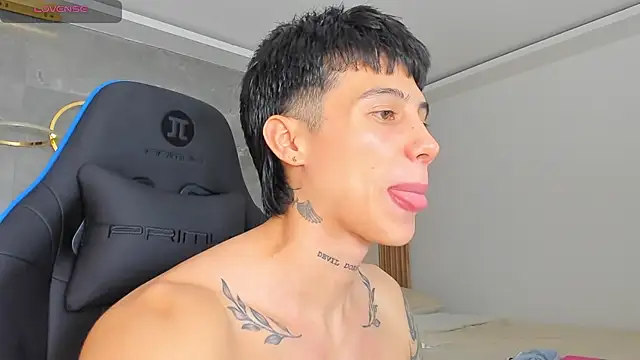 Онлайн чат XXX Samuell_777