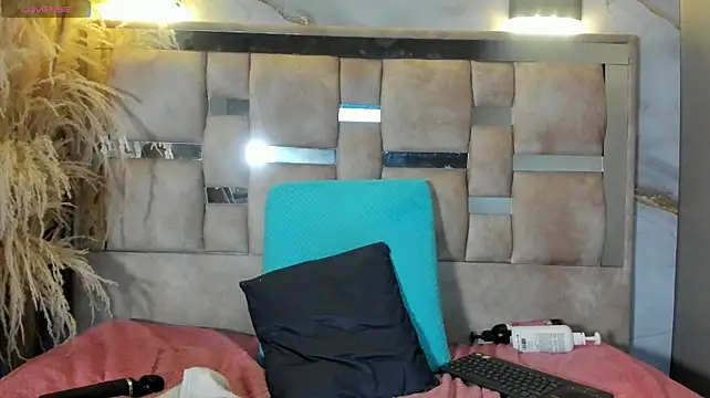 Danielaa_a XXX чат на живо