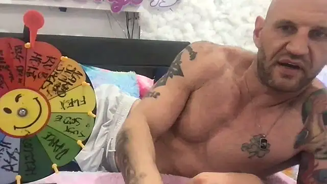 XXX chat uživo modela brianomally