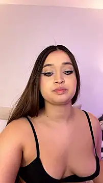 XXX chat uživo modela MiaKitthy