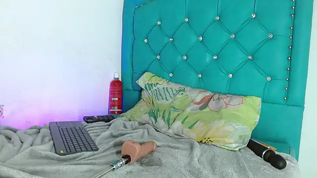 Chatroom XXX en direct de Almazz_Hot