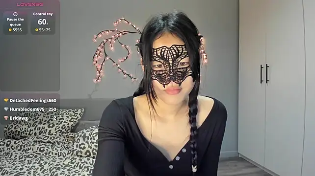 Chat XXX en directo de HelenBlazeTrt