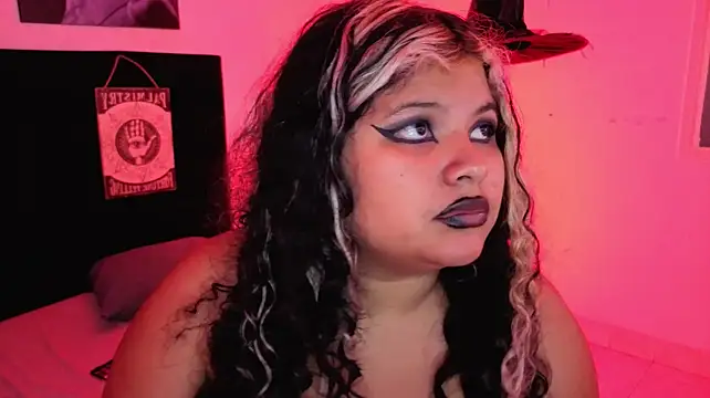 WickedLemon Adlı Modelin Canlı XXX Sohbeti