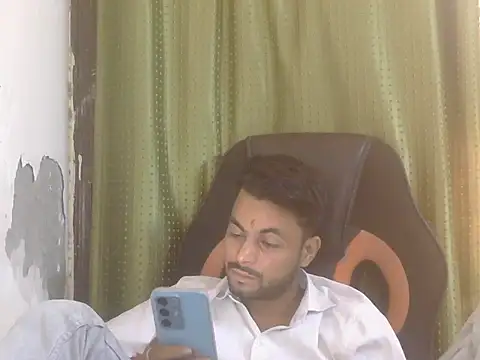 Stubborndesiboy – Live XXX-chat