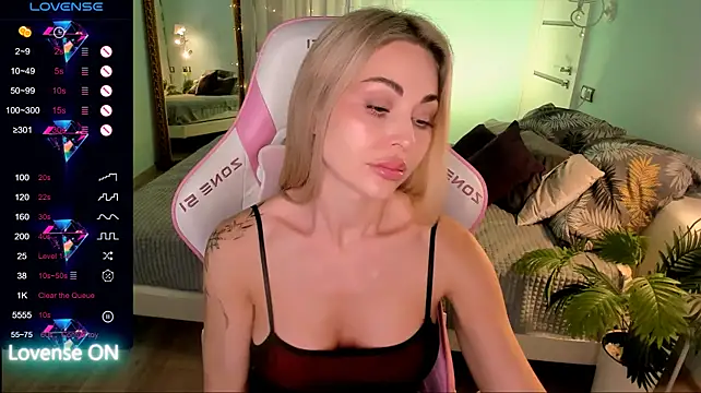 AdeleRoberts – Naživo XXX chat