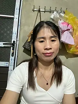 tinacum012's Live XXX Chat