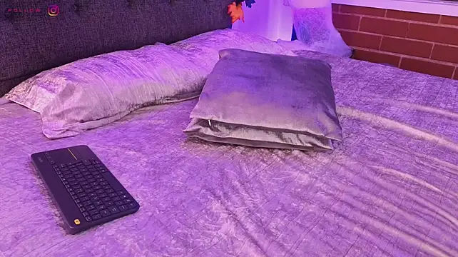 mandi4pole_ Chat XXX in diretta