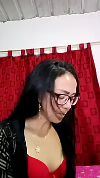XXX chat uživo modela CrissDessire