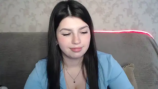 KisaModel Adlı Modelin Canlı XXX Sohbeti