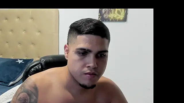 Chat XXX en directo de Latinboyco77