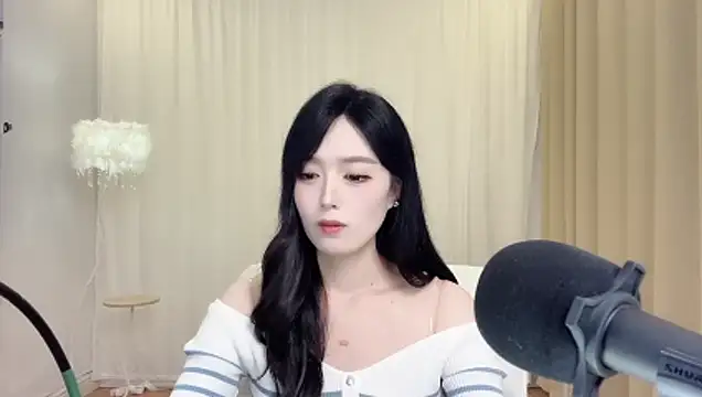 LiLy0608 Chat XXX live