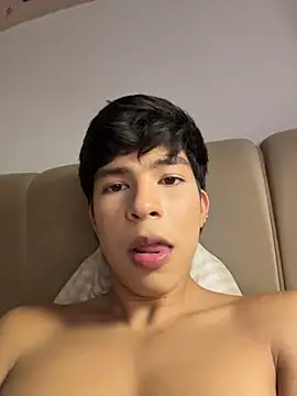 Chat XXX en directo de GoldenBenn