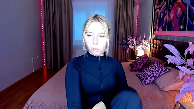 Chatroom XXX en direct de RosaTiny