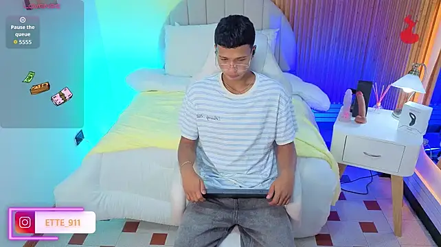 צ'אט XXX בשידור חי של Ette_Star