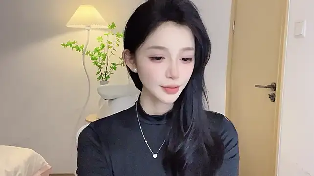 Annie-3 live XXX chat