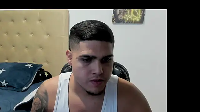 Latinboyco77 Adlı Modelin Canlı XXX Sohbeti