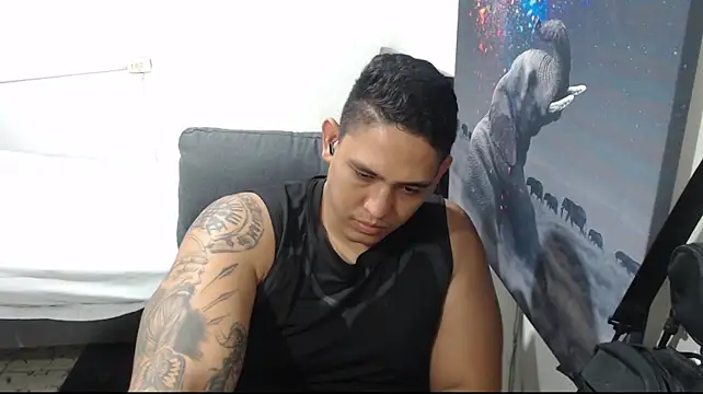 XXX chat uživo modela coltonmassiff