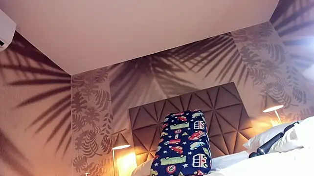 XXX chat uživo modela Yvonne_Collins