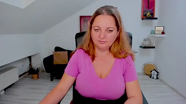 Chat +18 de LollaGirl ao vivo
