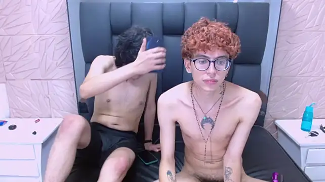 Ultravampire Chat XXX live