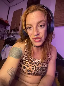 XXX chat uživo modela SalyTredelMonte