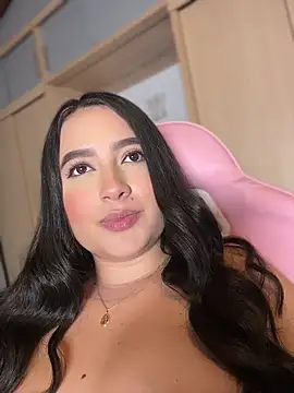 XXX chat uživo modela Emiily_Moore1