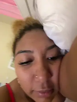 XXX chat uživo modela Samyabre