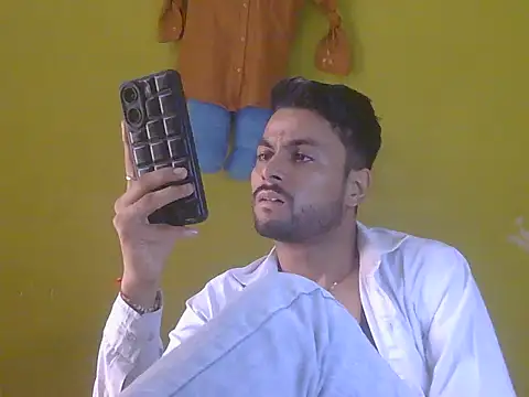 Stubborndesiboy 라이브 XXX 채팅