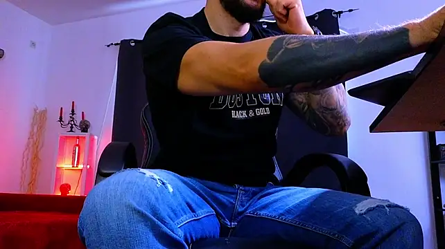 Онлайн чат XXX MightyAaron66