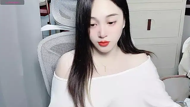 woaiqinqin Adlı Modelin Canlı XXX Sohbeti